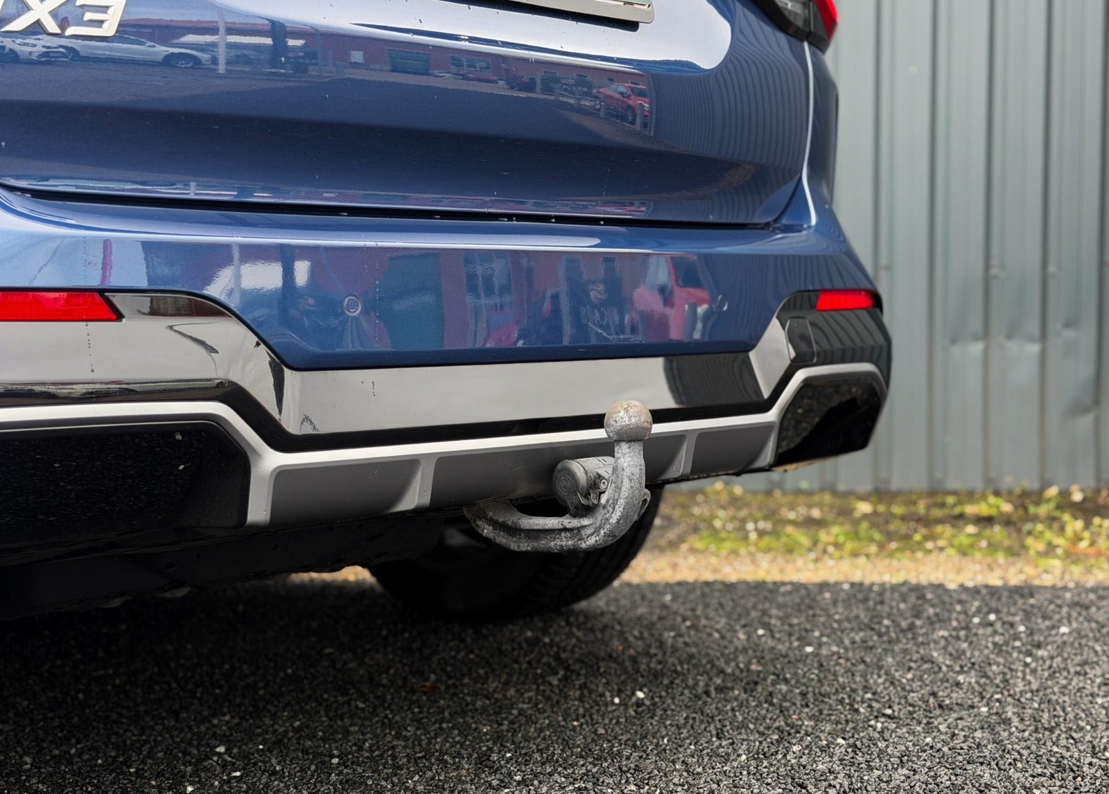 Blå BMW iX3 fra 2023