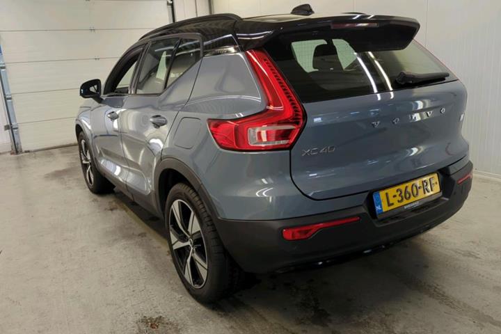 Grå Volvo XC40 fra 2021