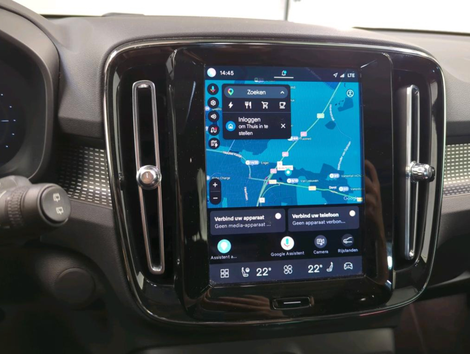 Grå Volvo XC40 fra 2021