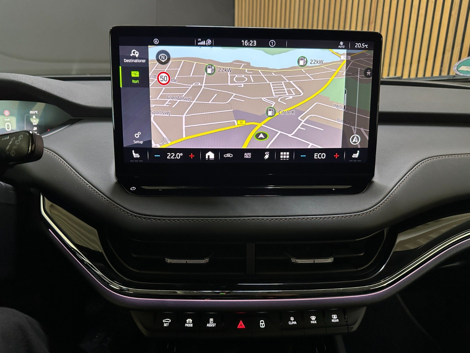 Grøn Skoda Enyaq fra 2021