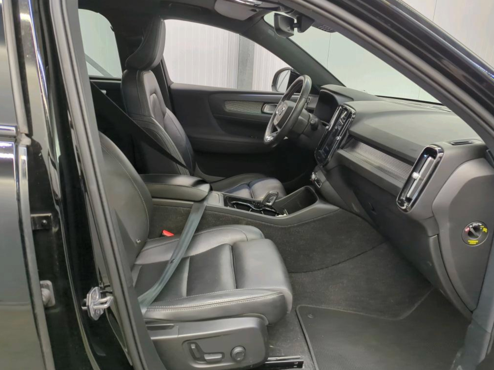 Sort Volvo XC40 fra 2021