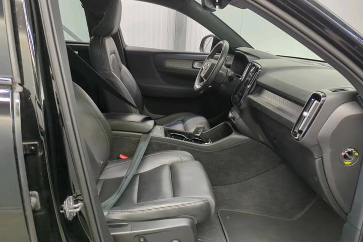 Sort Volvo XC40 fra 2021