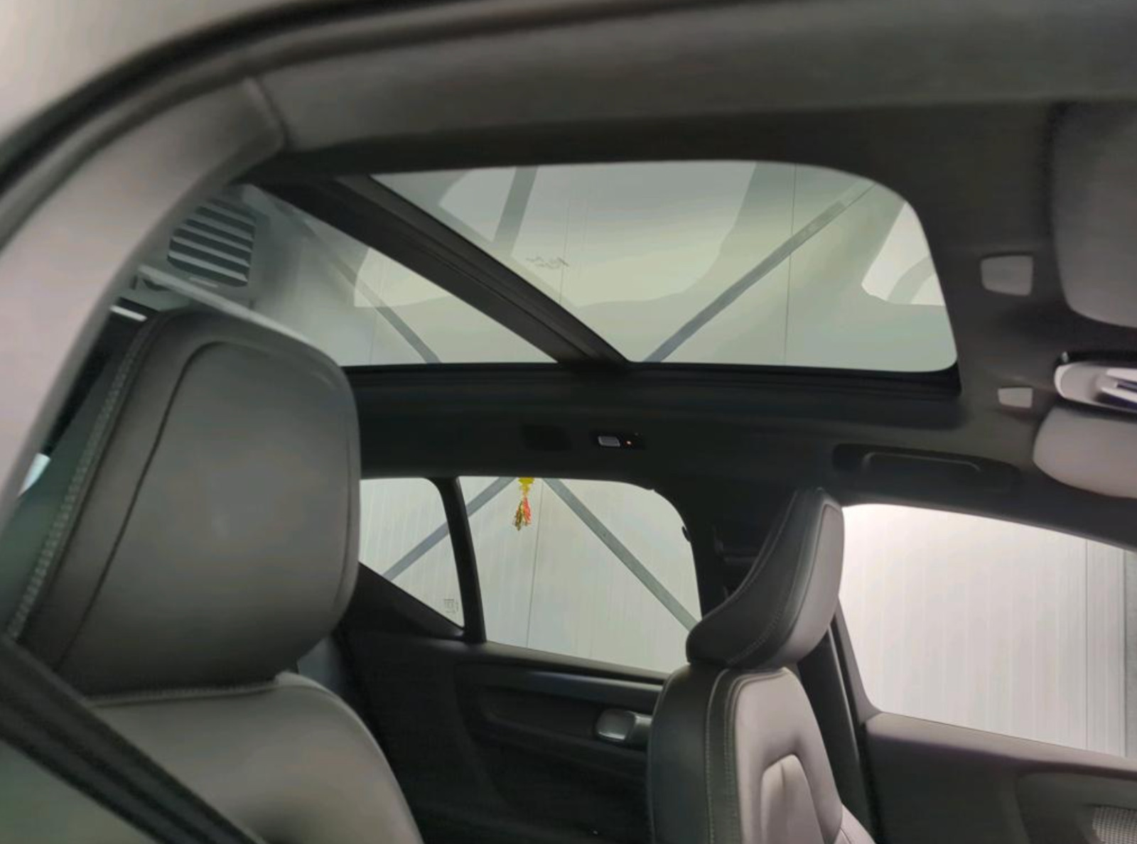 Sort Volvo XC40 fra 2021