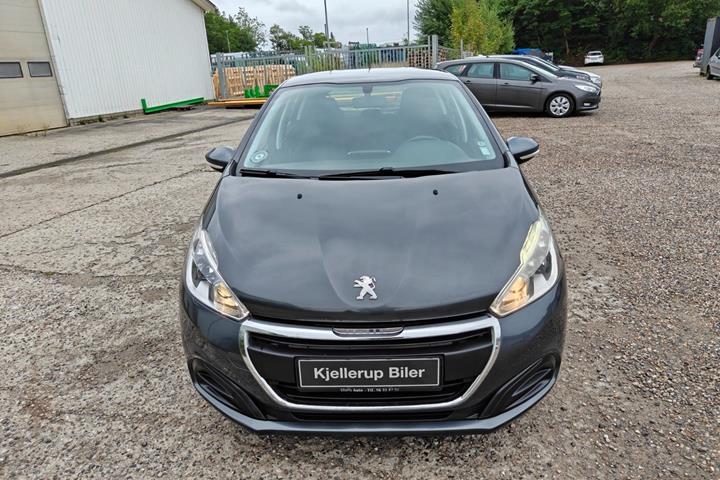 Gul Peugeot 208 fra 2015