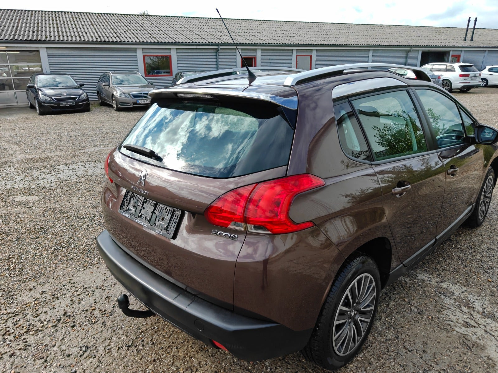 Gul Peugeot 2008 fra 2013