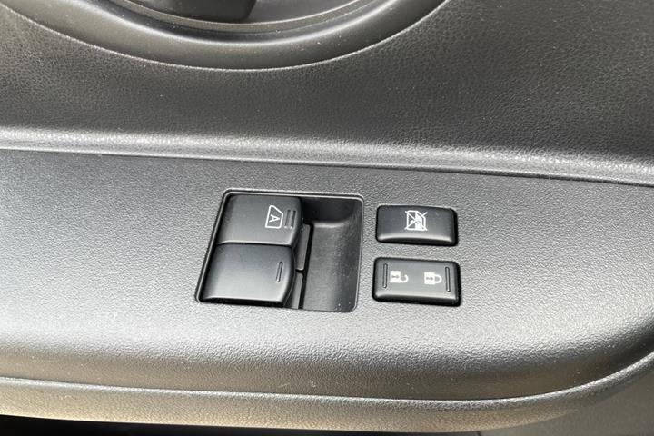 Grøn Nissan Micra fra 2015