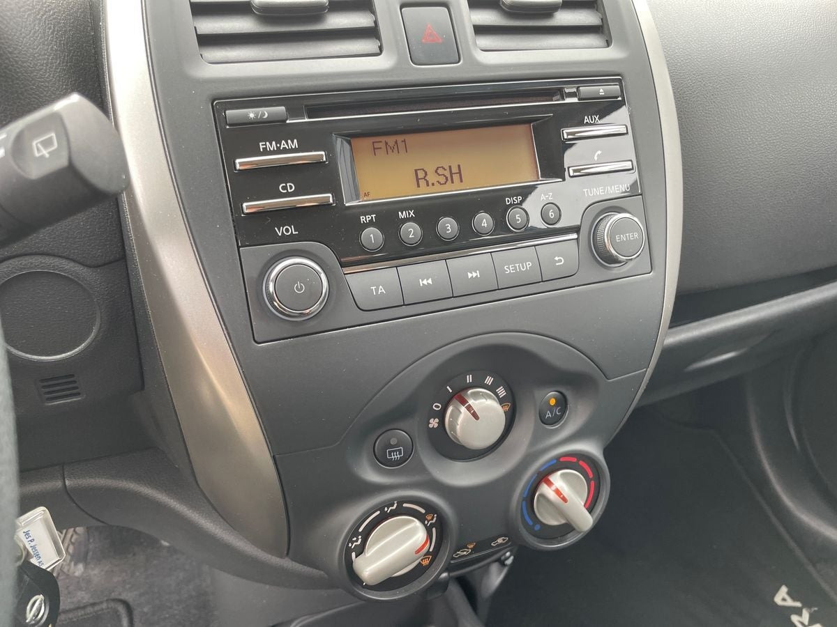Grøn Nissan Micra fra 2015