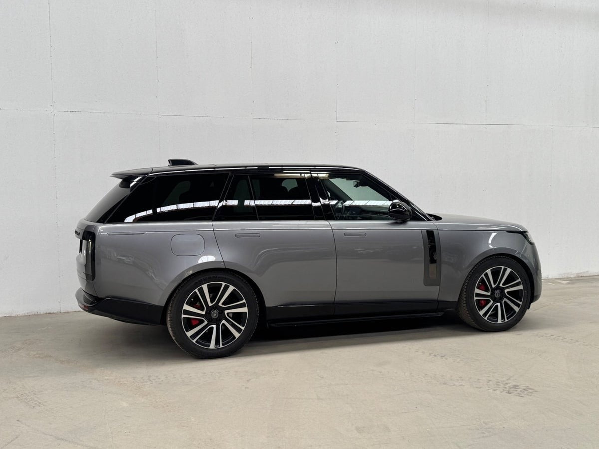 Grå Land Rover Range Rover fra 2023