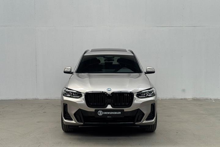Orange BMW iX3 fra 2022