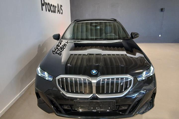Sort BMW i5 fra 2025