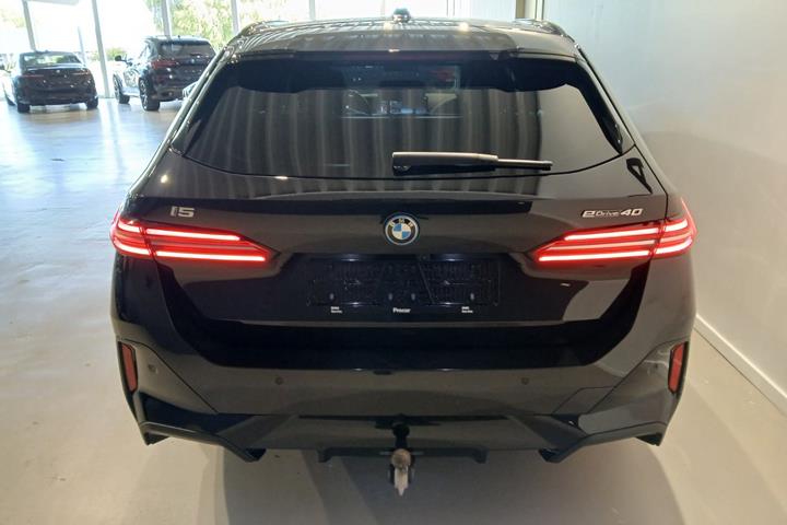 Sort BMW i5 fra 2025