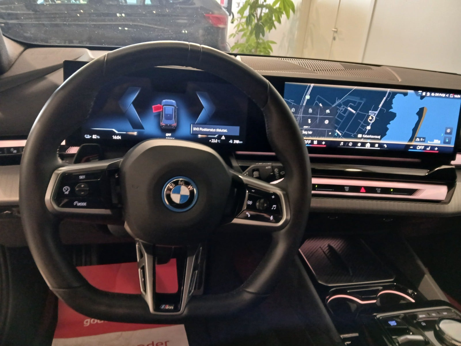 Sort BMW i5 fra 2025