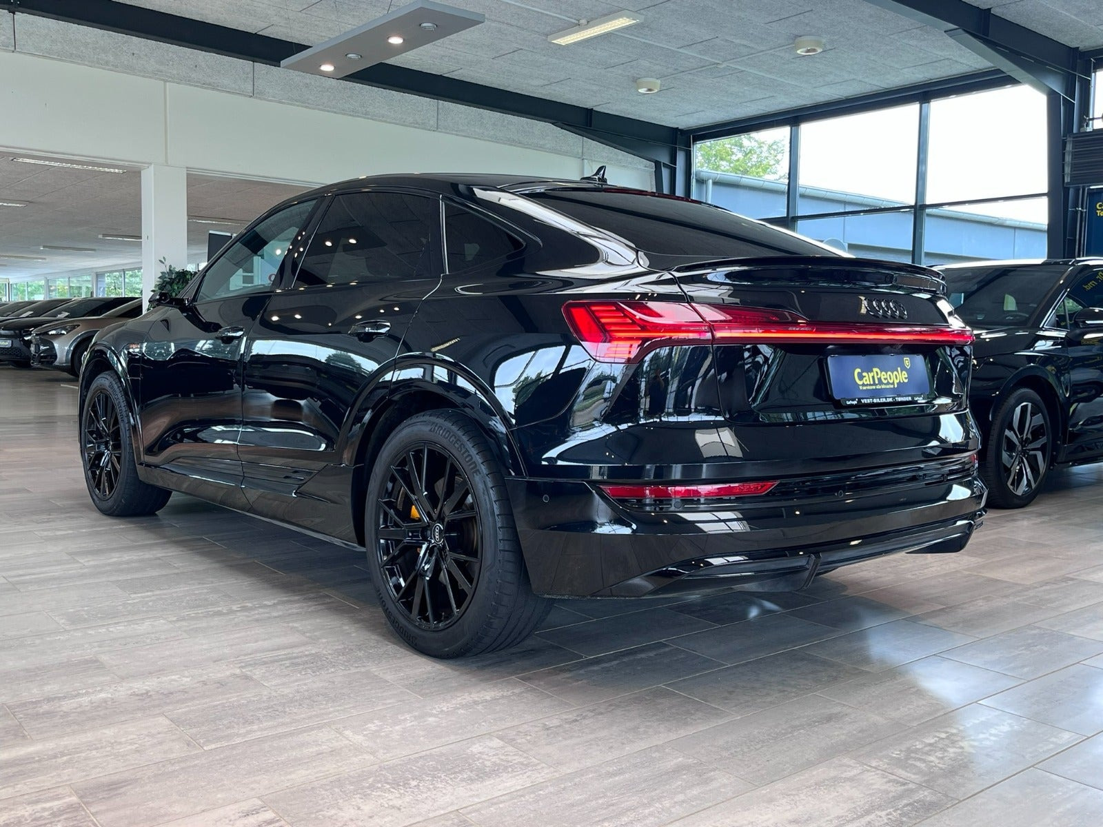 Sort Audi e-tron fra 2022