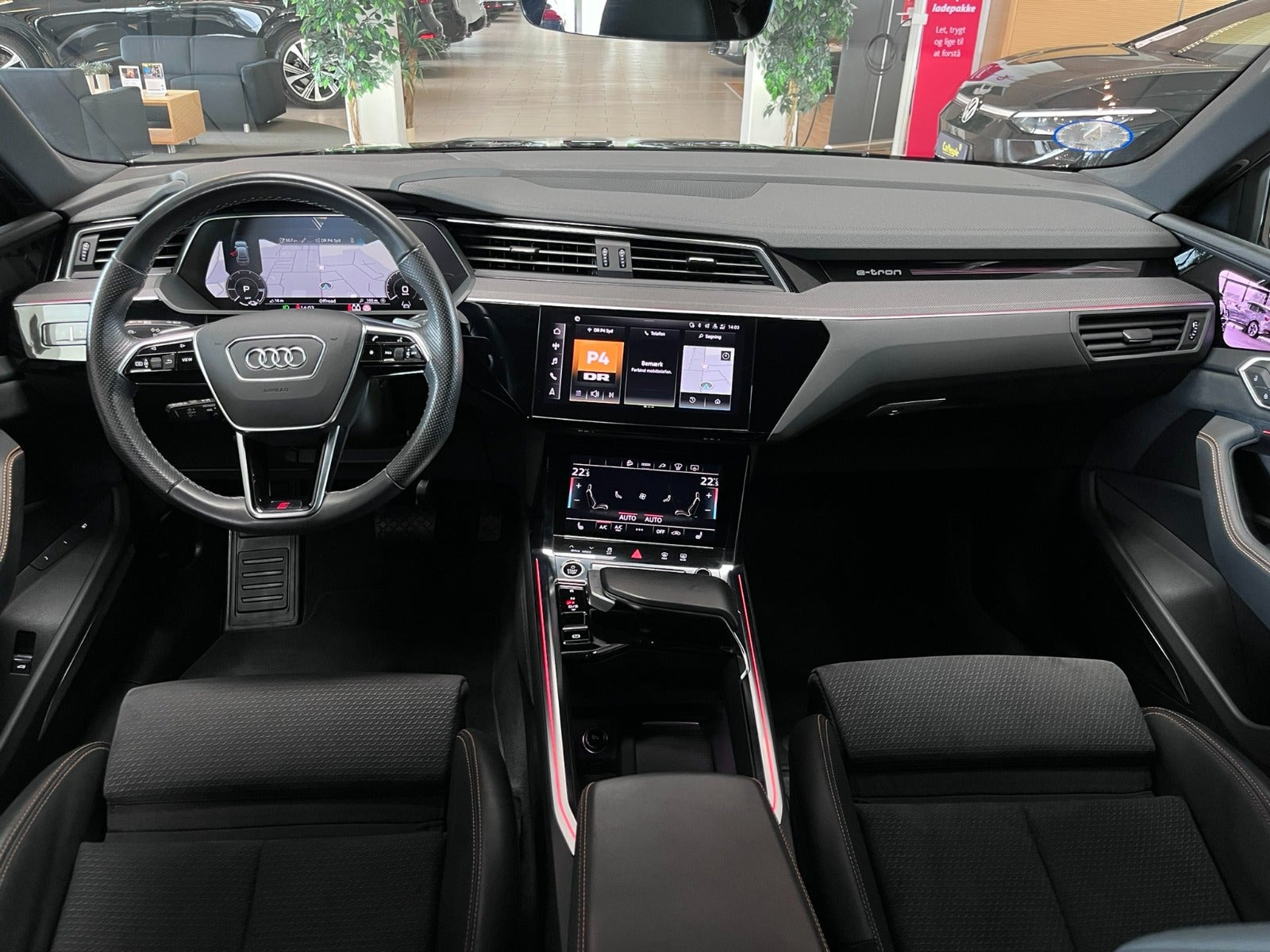 Sort Audi e-tron fra 2022