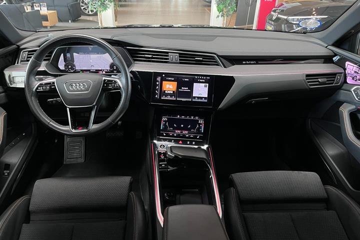 Sort Audi e-tron fra 2022