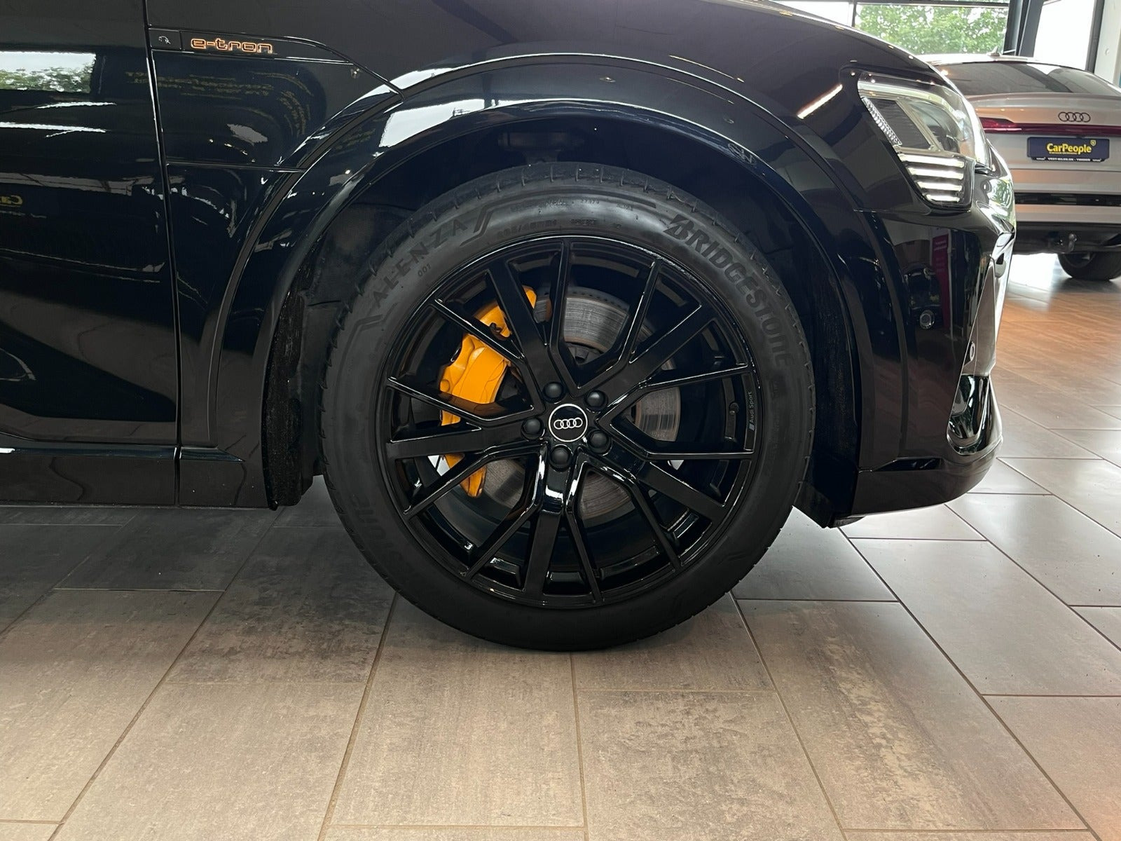 Sort Audi e-tron fra 2022