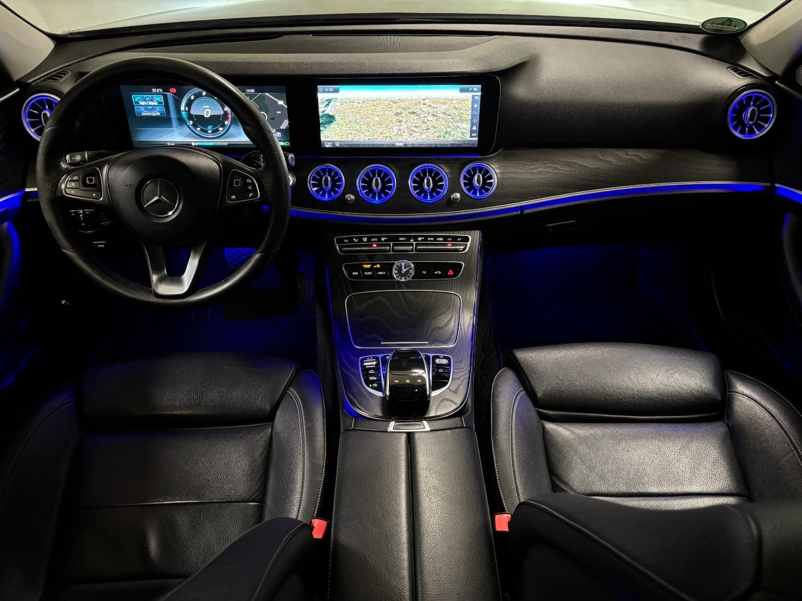Sort Mercedes E220 d fra 2016