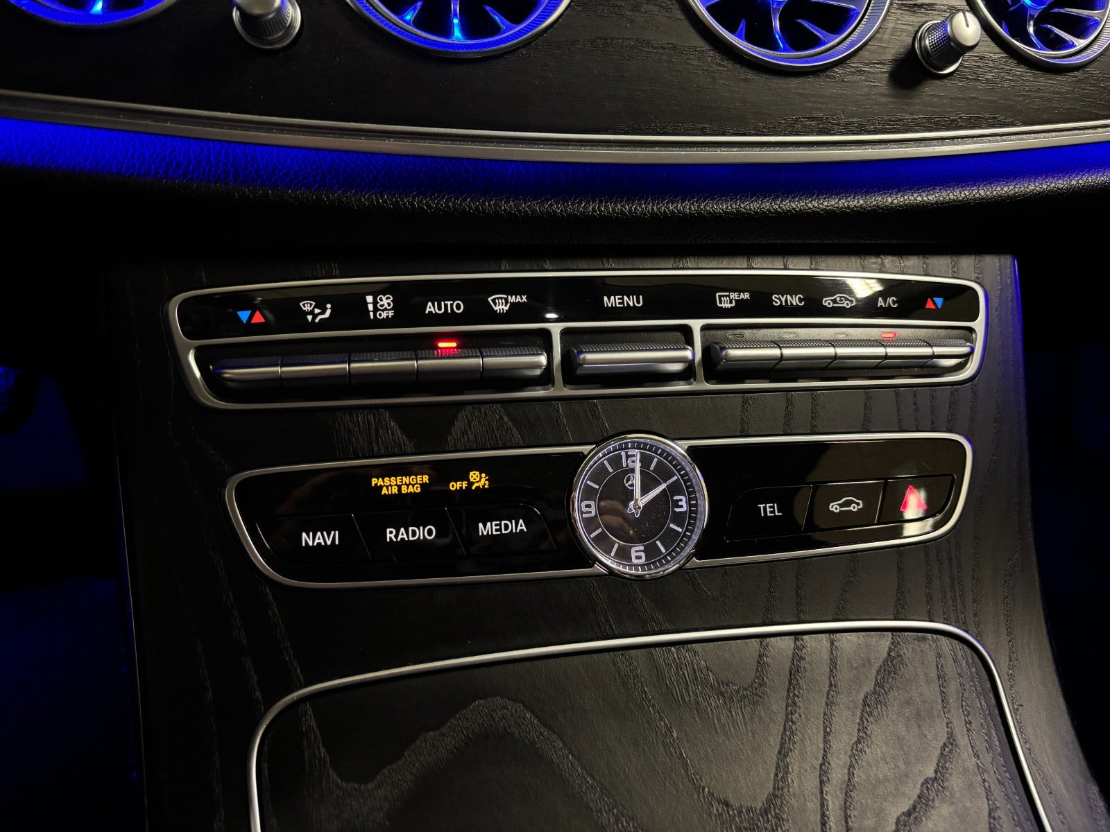 Sort Mercedes E220 d fra 2016