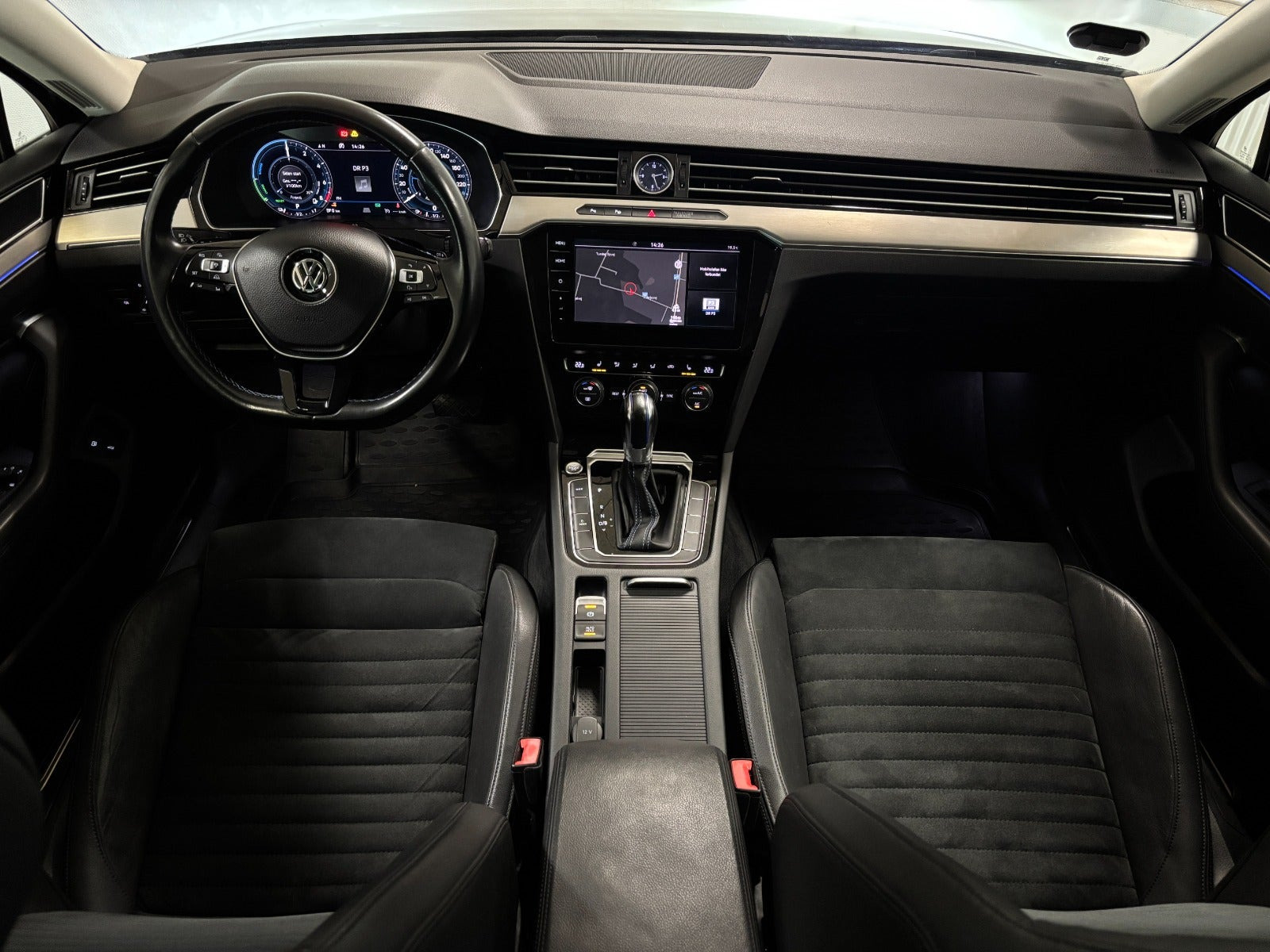 Grå VW Passat fra 2018