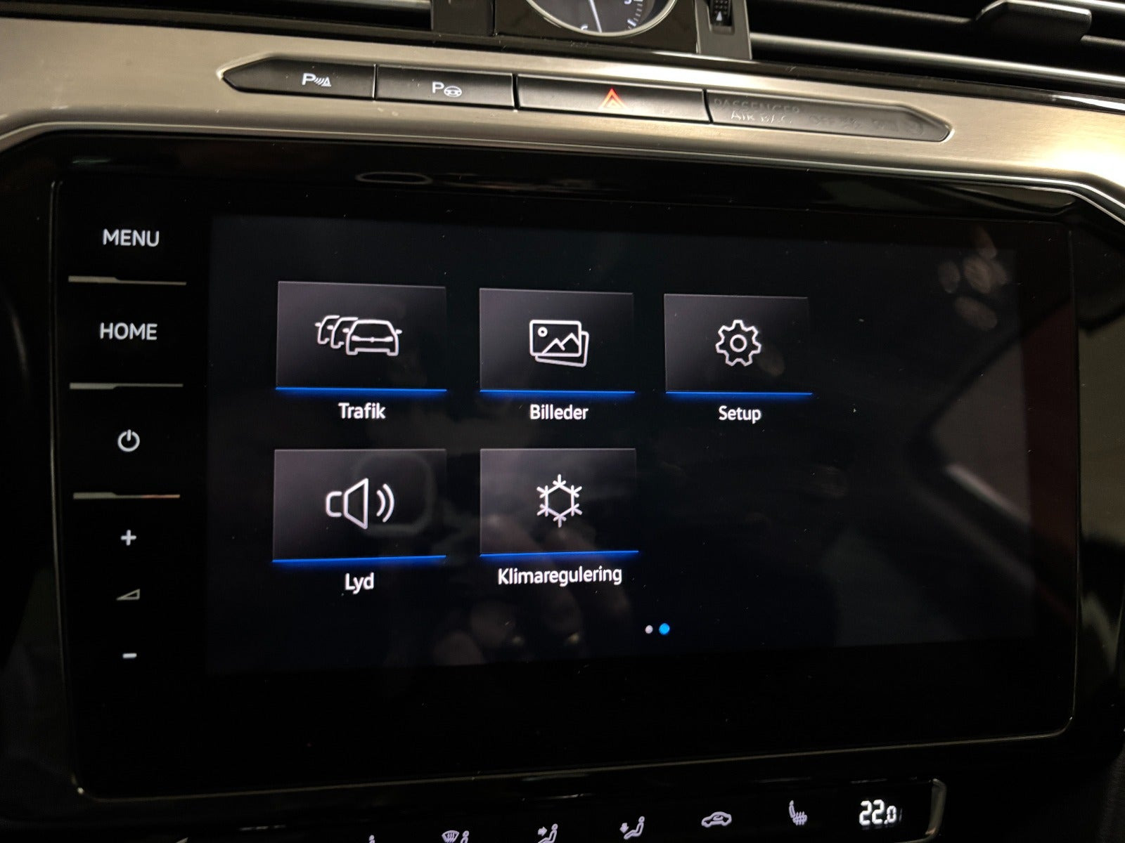 Grå VW Passat fra 2018