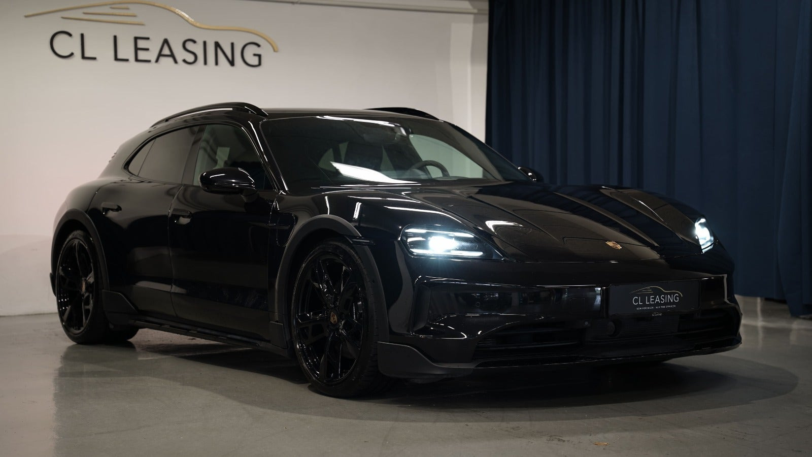 Porsche Taycan 4 Performance+ Cross Turismo