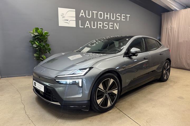 Grå Polestar 4 fra 2025