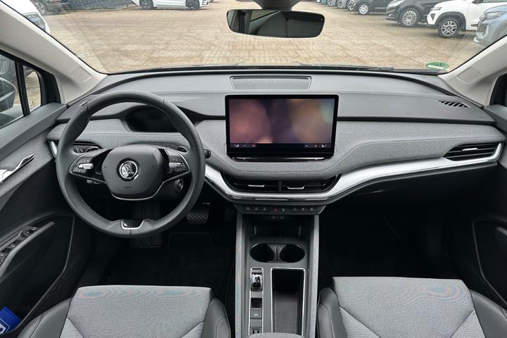 Sort Skoda Enyaq fra 2025