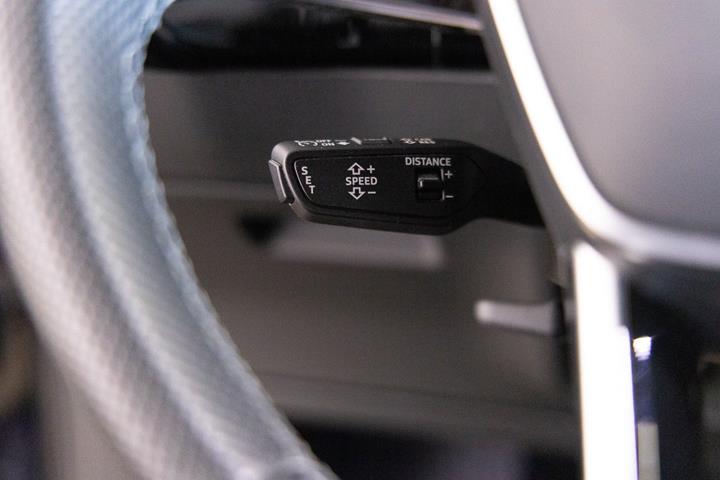Blå Audi e-tron fra 2023