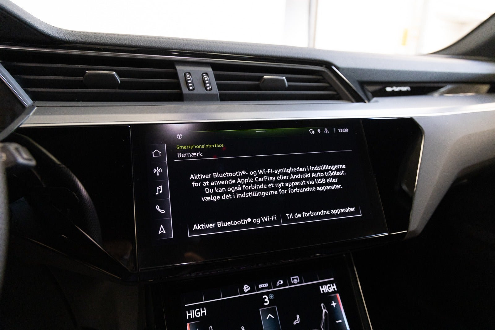 Blå Audi e-tron fra 2023