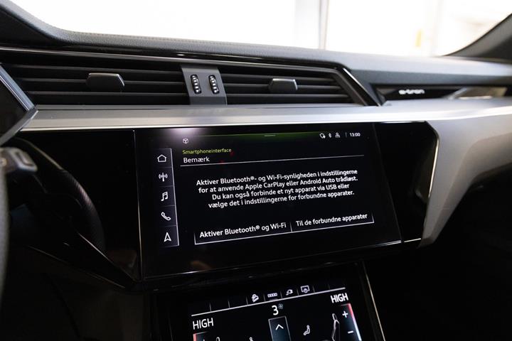 Blå Audi e-tron fra 2023