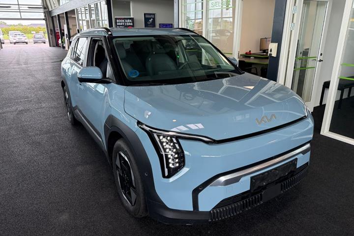 Blå Kia EV3 fra 2025