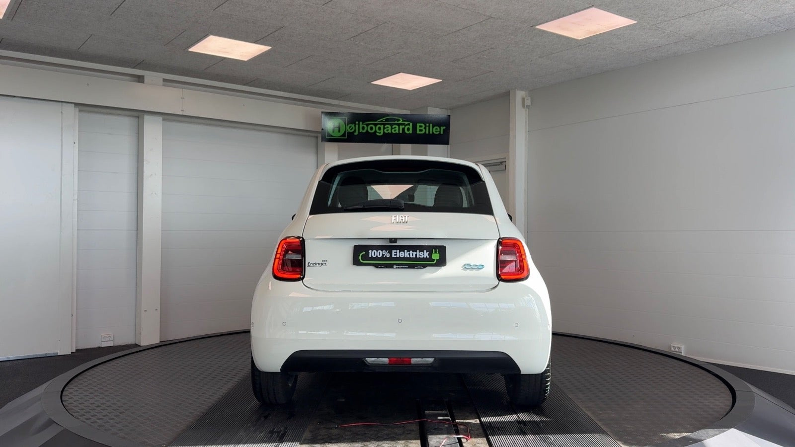Hvid Fiat 500e fra 2023