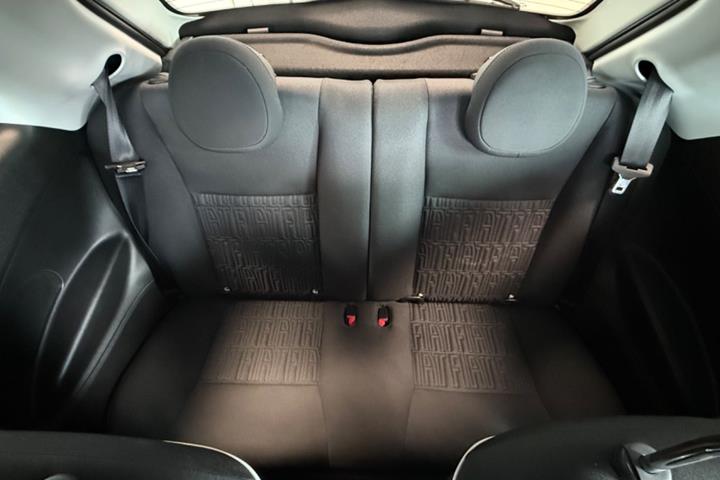 Hvid Fiat 500e fra 2023