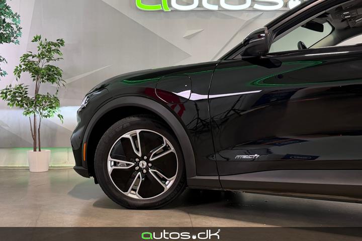 Sort Ford Mustang Mach-E fra 2024