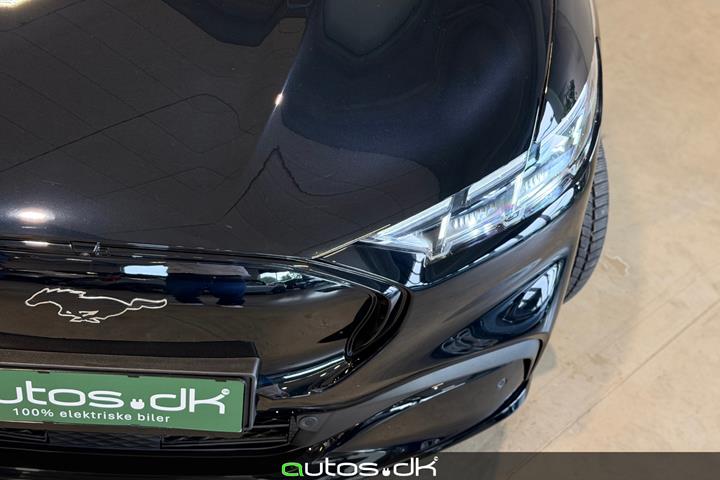 Sort Ford Mustang Mach-E fra 2024