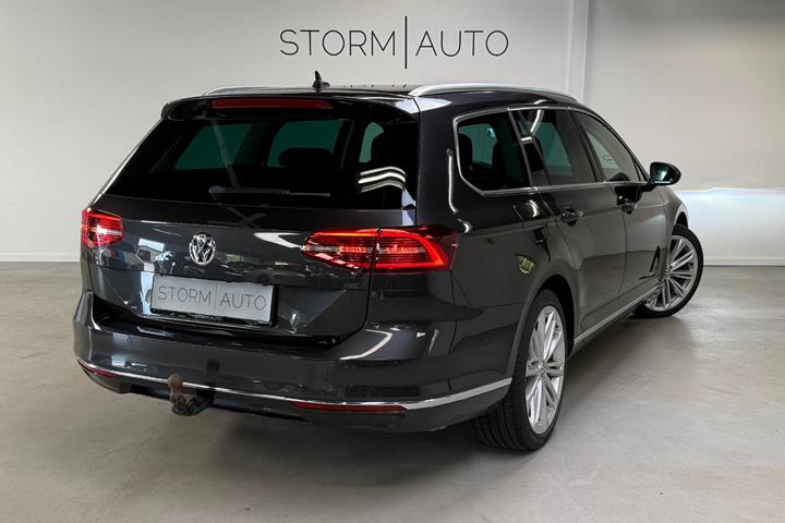 Grå VW Passat fra 2018