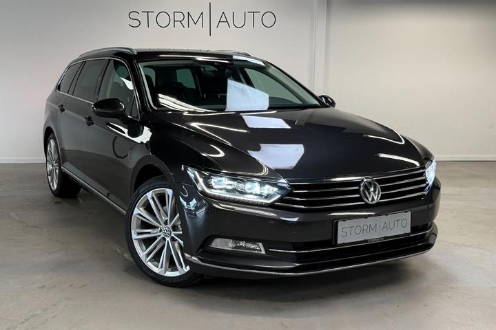 Grå VW Passat fra 2018