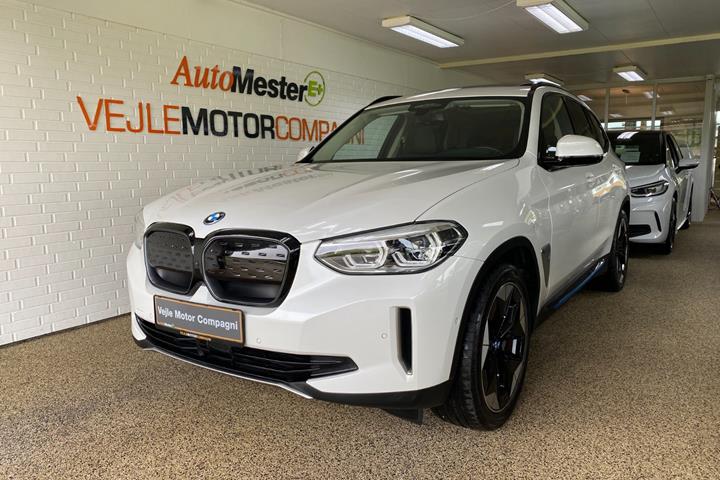 Hvid BMW iX3 fra 2021