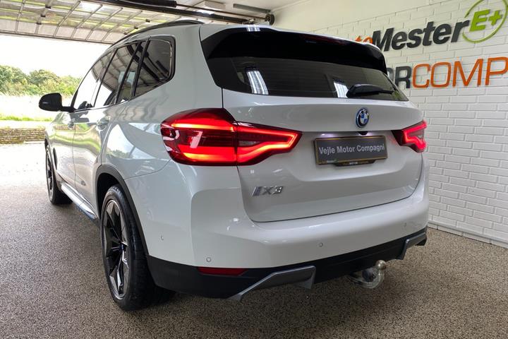 Hvid BMW iX3 fra 2021