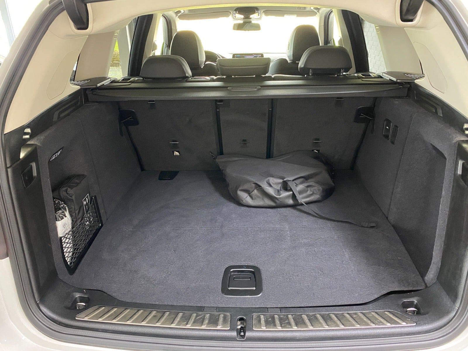 Hvid BMW iX3 fra 2021