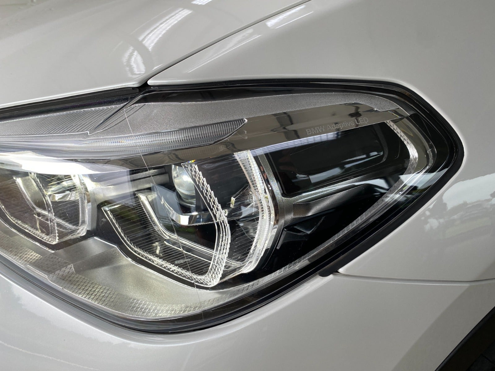 Hvid BMW iX3 fra 2021