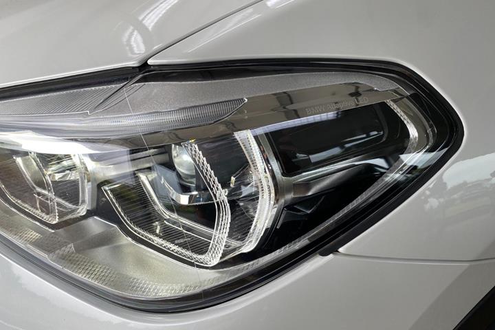 Hvid BMW iX3 fra 2021