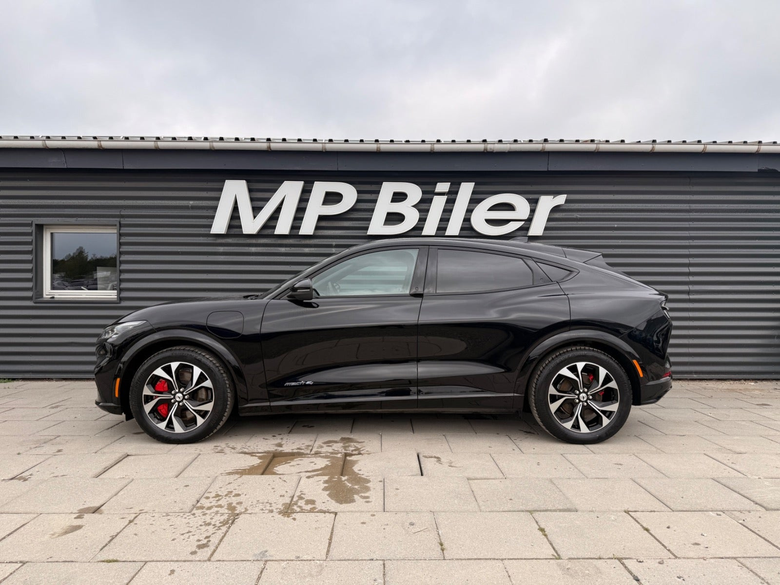 Sort Ford Mustang Mach-E fra 2025