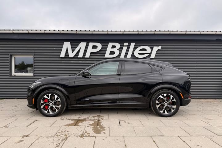 Sort Ford Mustang Mach-E fra 2025