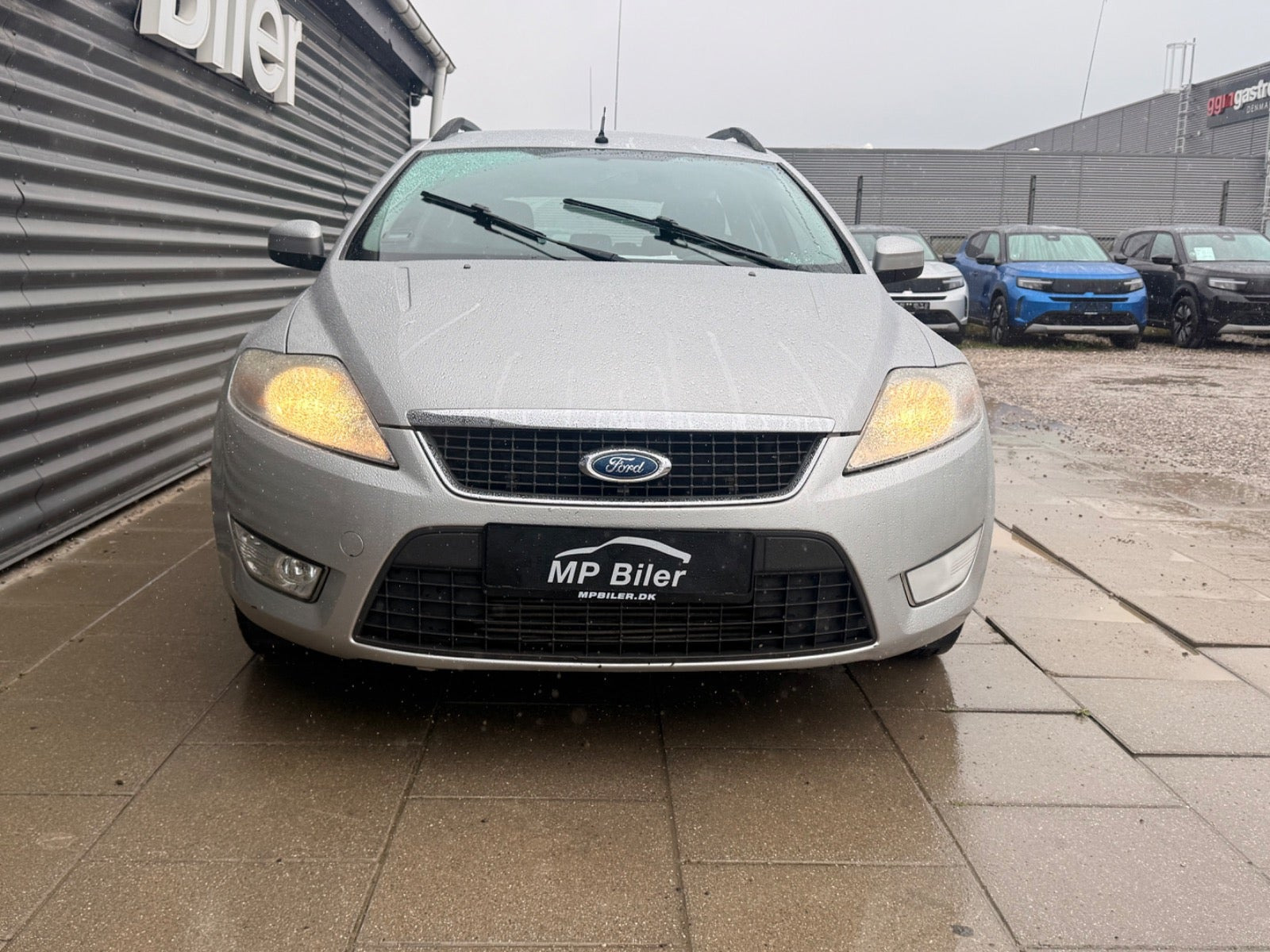 Sølv Ford Mondeo fra 2008