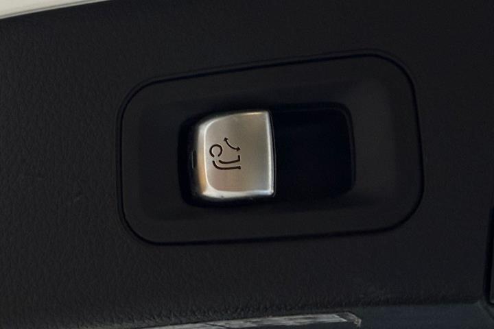 Hvid Mercedes C300 d fra 2018