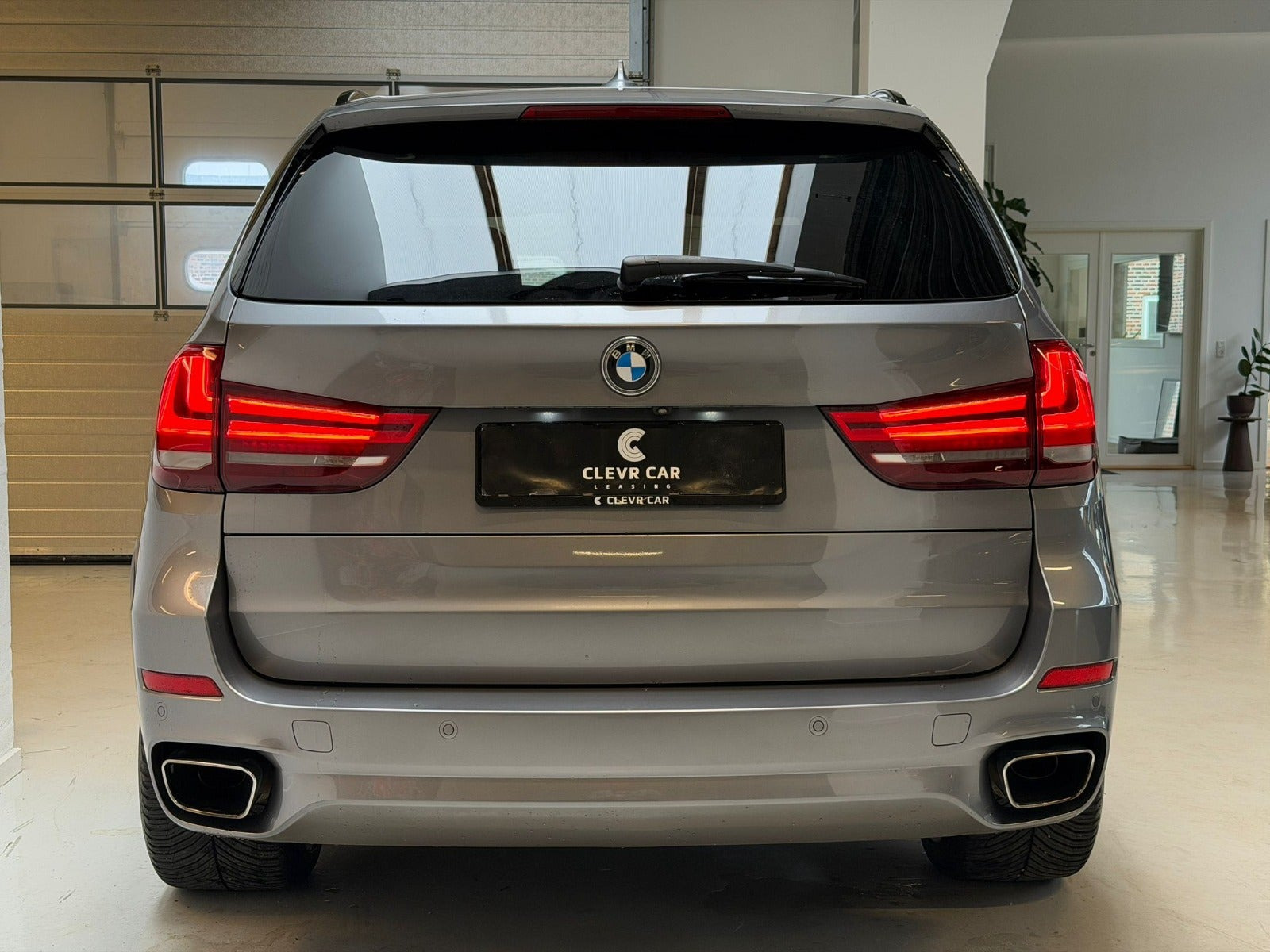 Sølv BMW X5 fra 2018