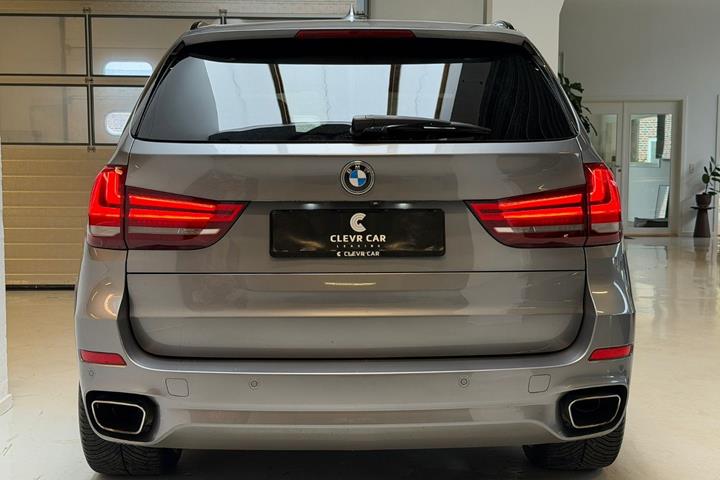 Sølv BMW X5 fra 2018