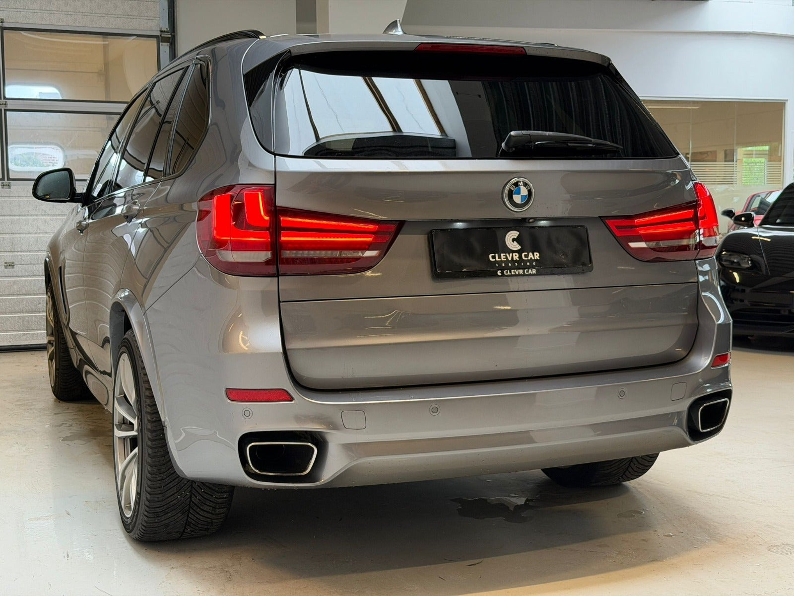 Sølv BMW X5 fra 2018
