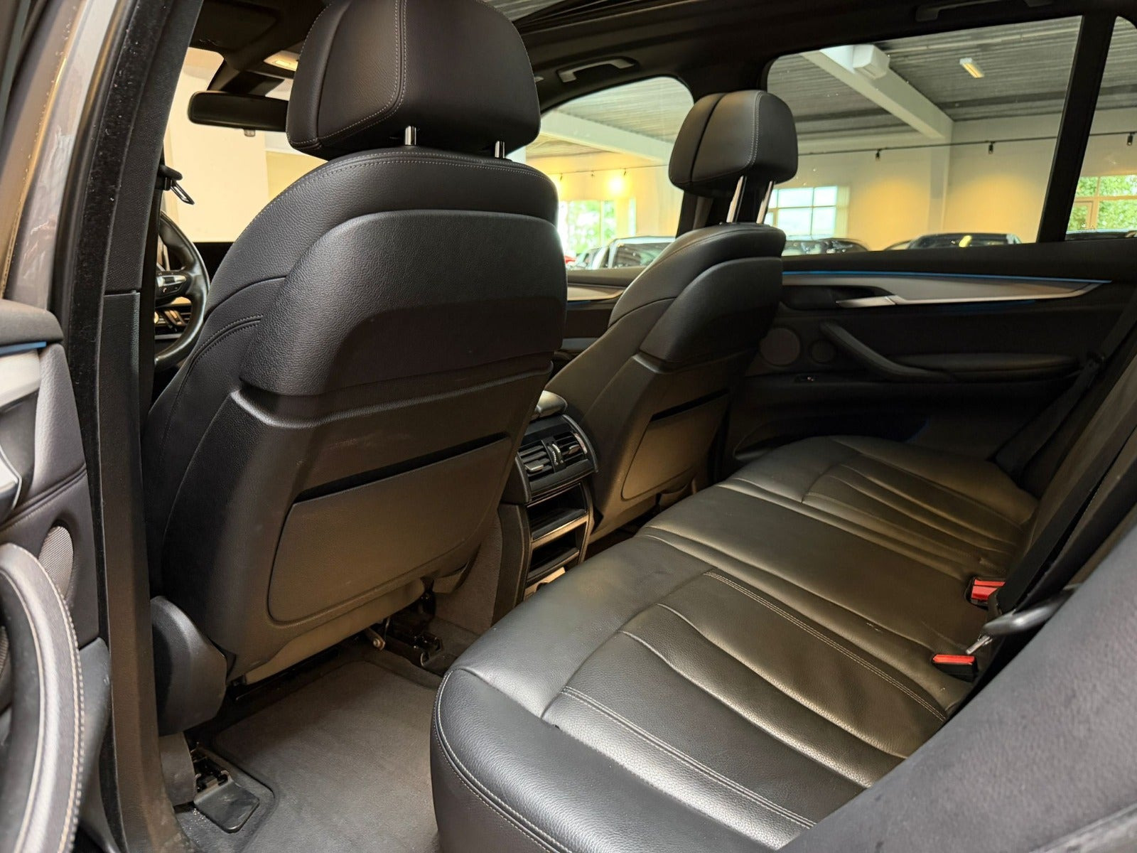 Sølv BMW X5 fra 2018